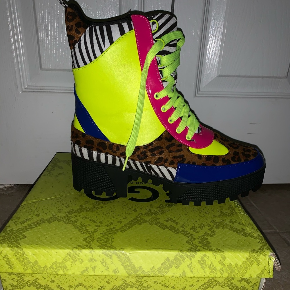 Colorful commander boots